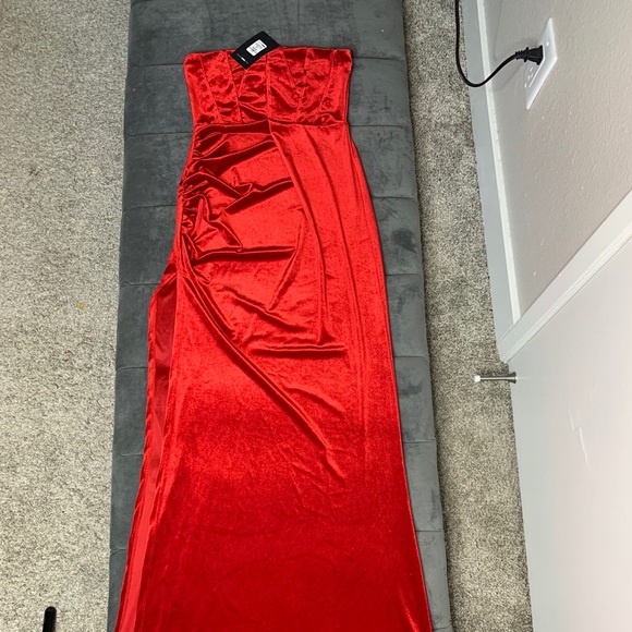 Fashion Nova Dresses & Skirts - Red velvet evening gown